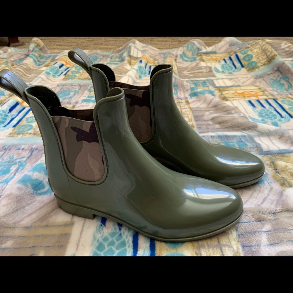 Francesca’s Trista Camo Rain Boot